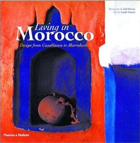 LIVING IN MOROCCO (PAPERBACK) /ANGLAIS