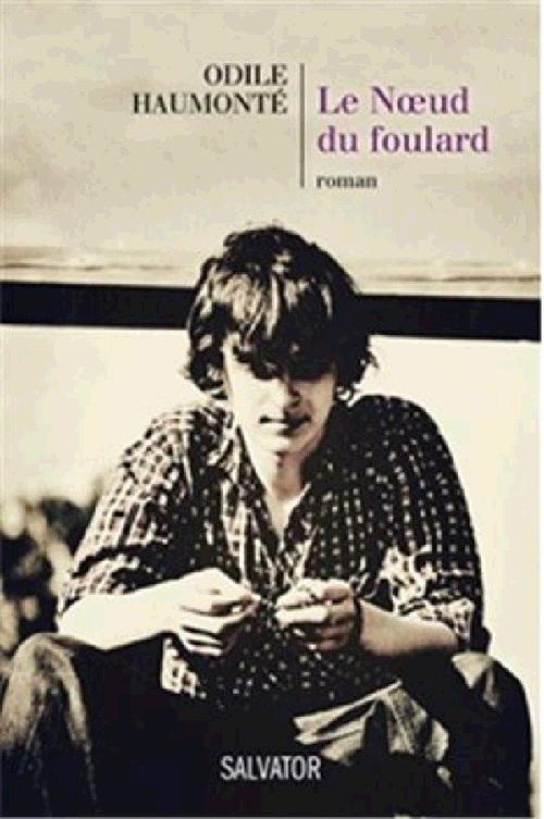 LE NOEUD DU FOULARD