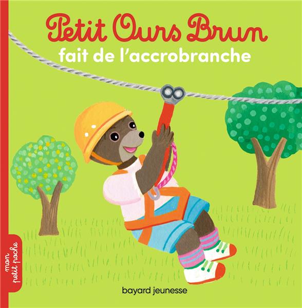 PETIT OURS BRUN FAIT DE L'ACCROBRANCHE