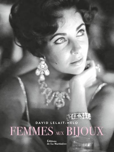 FEMMES AUX BIJOUX