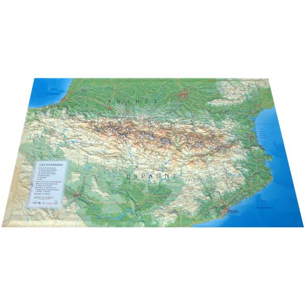 CARTE EN RELIEF DES PYRENEES