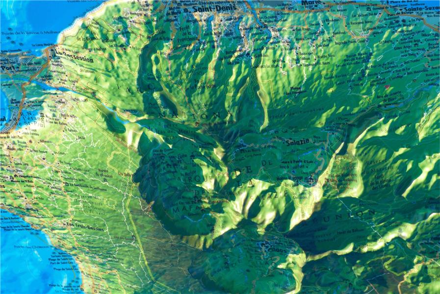 CARTE EN RELIEF DE LA REUNION