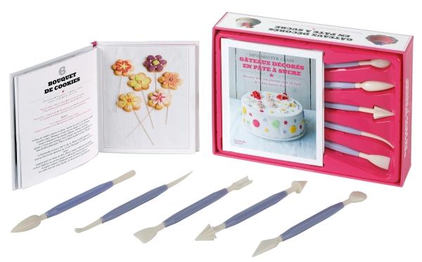 COFFRET GATEAUX DECORES EN PATE A SUCRE