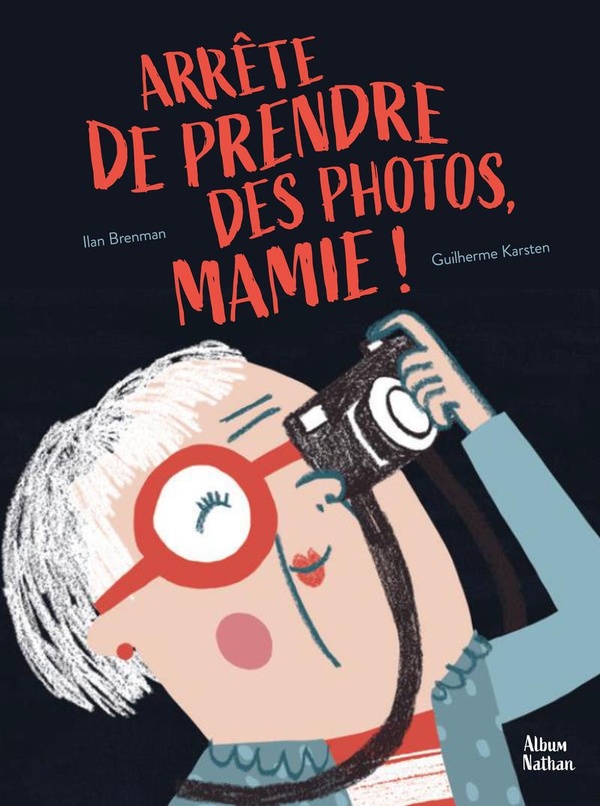 ARRETE DE PRENDRE DES PHOTOS MAMIE !
