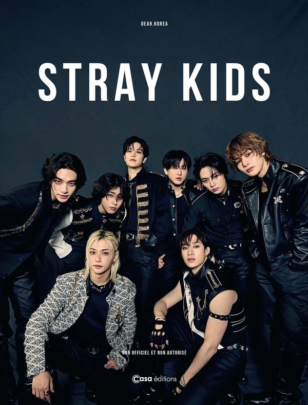 STRAY KIDS