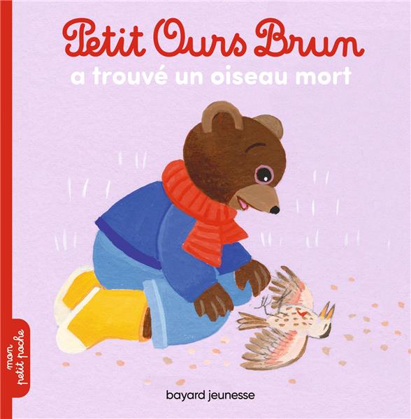 PETIT OURS BRUN A TROUVE UN OISEAU MORT