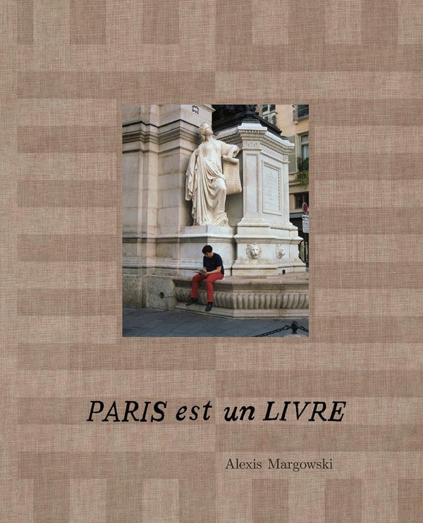 PARIS EST UN LIVRE