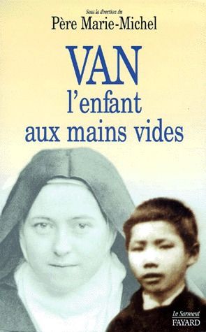 VAN, L'ENFANT AUX MAINS VIDES